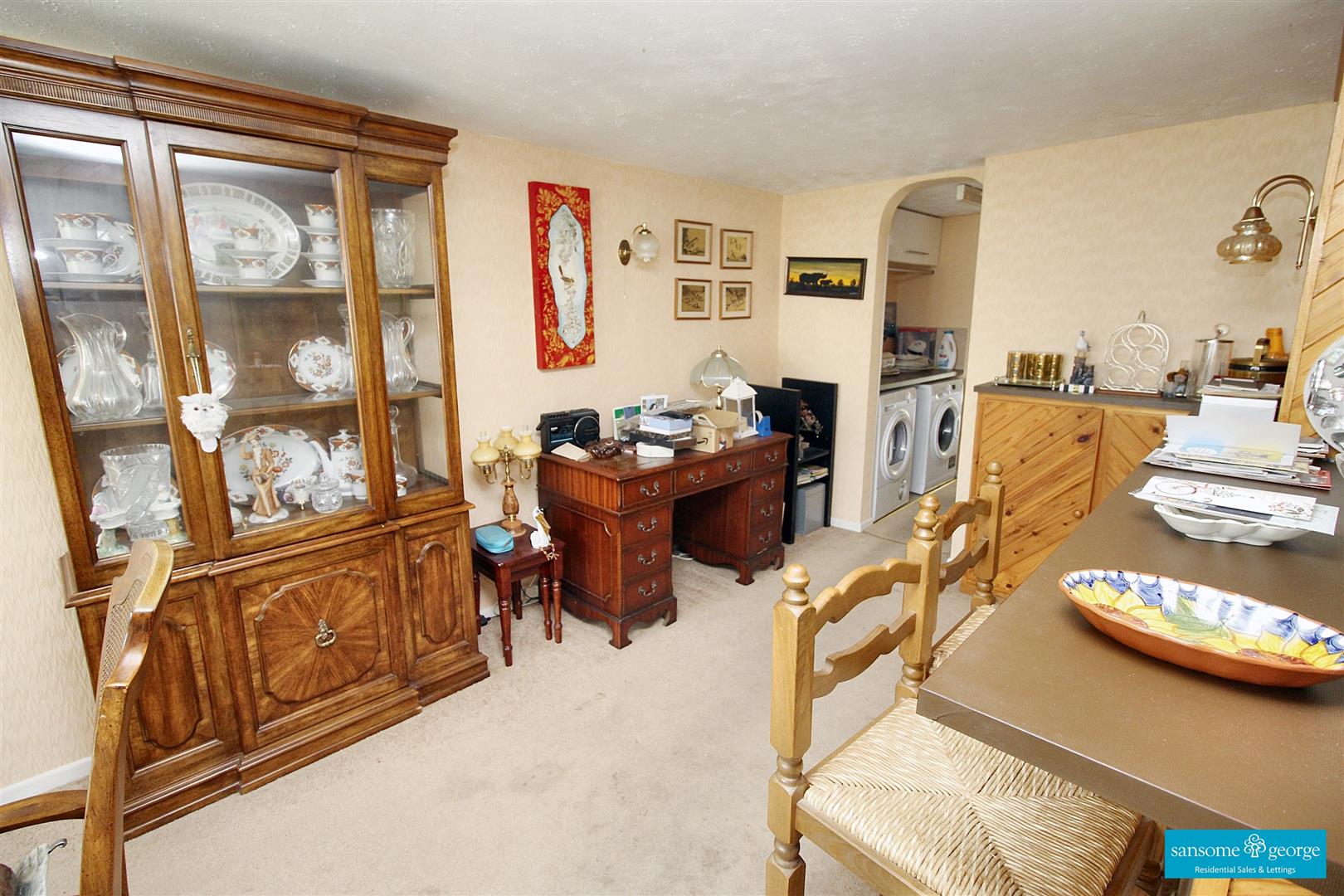 White Lodge Close, Tilehurst, Reading